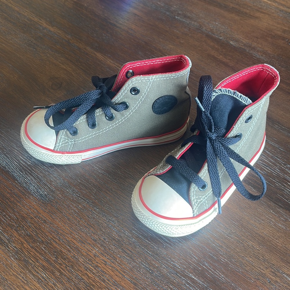 {Converse} Custom Chuck Taylor